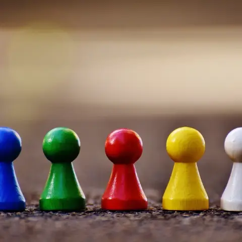 Pions colorés d'un jeu de société